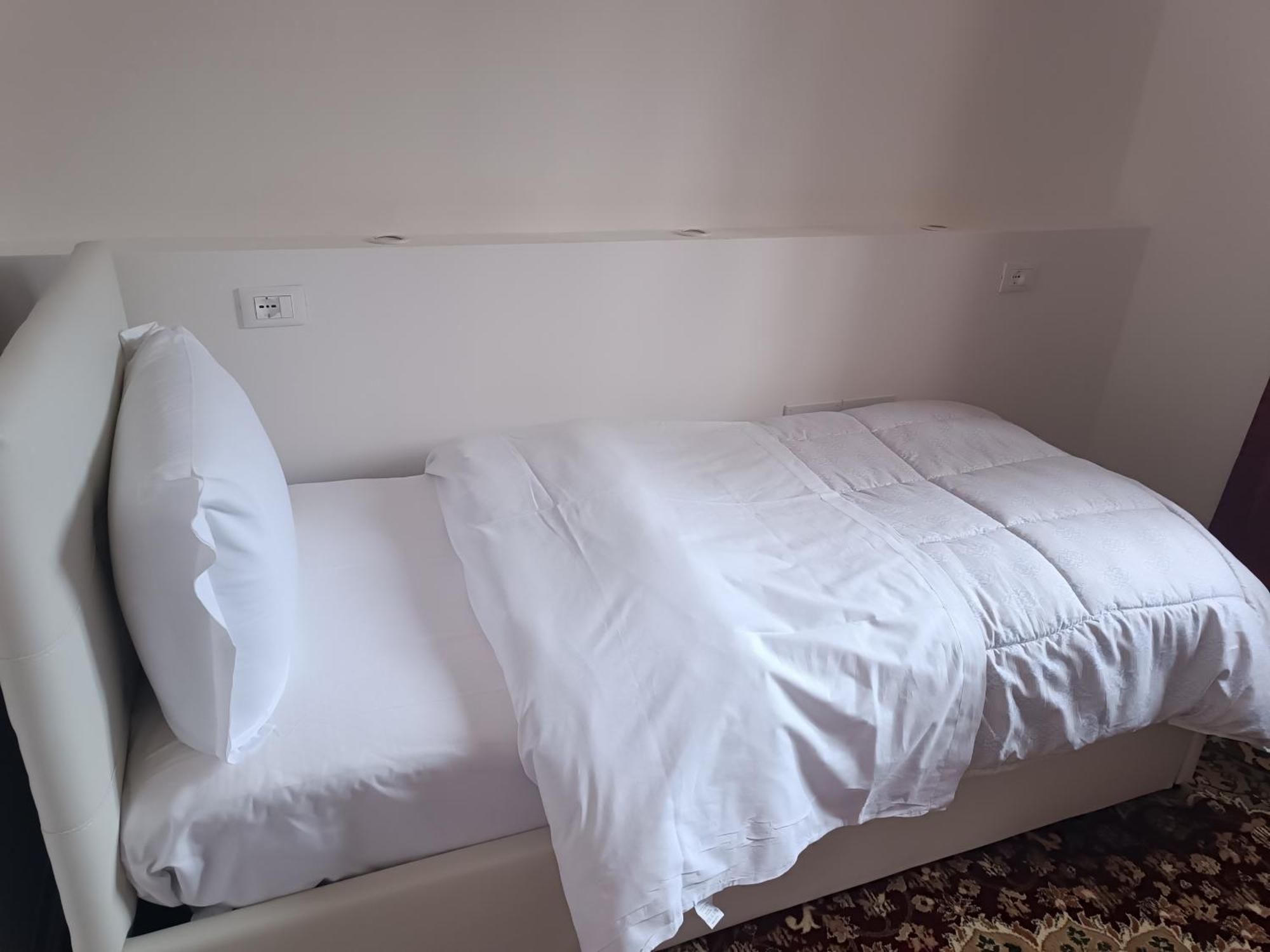 Locazione Turistica 2 Bed & Breakfast Tessera Exterior photo